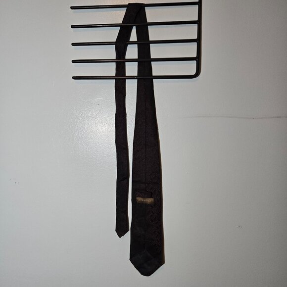 J. Ferrar SILK Tie Necktie Black & Maroon 51093 - Picture 6 of 8